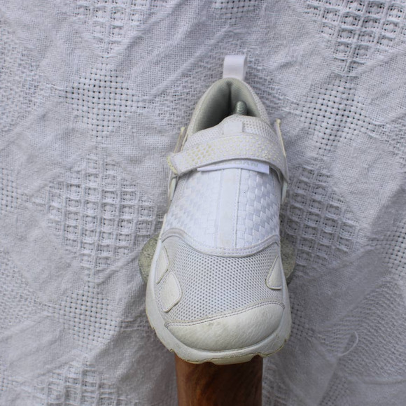 Nike Air Jordan Trunner Triple White sz 8.5 897992-100 - Picture 6 of 10